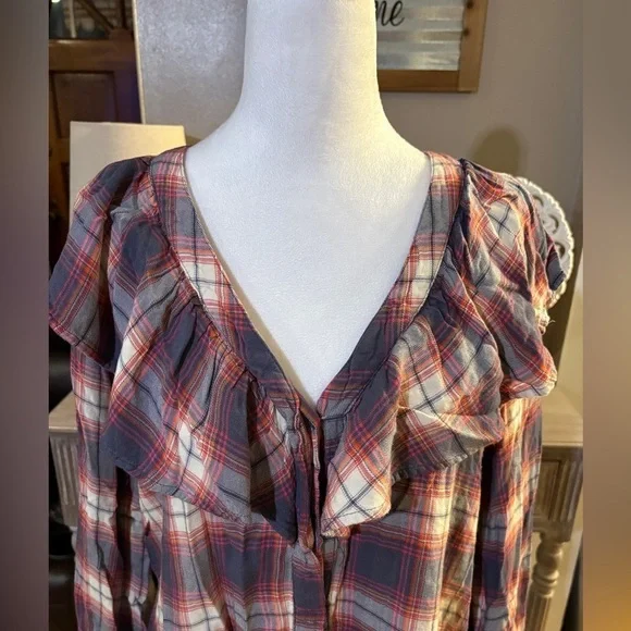 Mossimo Plaid Blouse - Picture 2 of 7